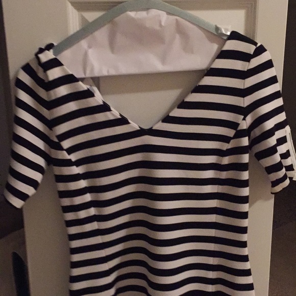 Black and white banana republic dress - Picture 2 of 5